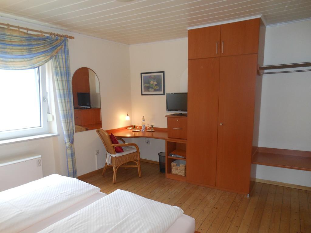 Wein- Und Gaestehaus M. Bai Mesenich Pokój zdjęcie